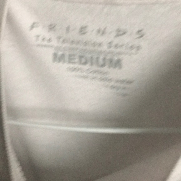 “Friends T-shirt” medium - Picture 2 of 2